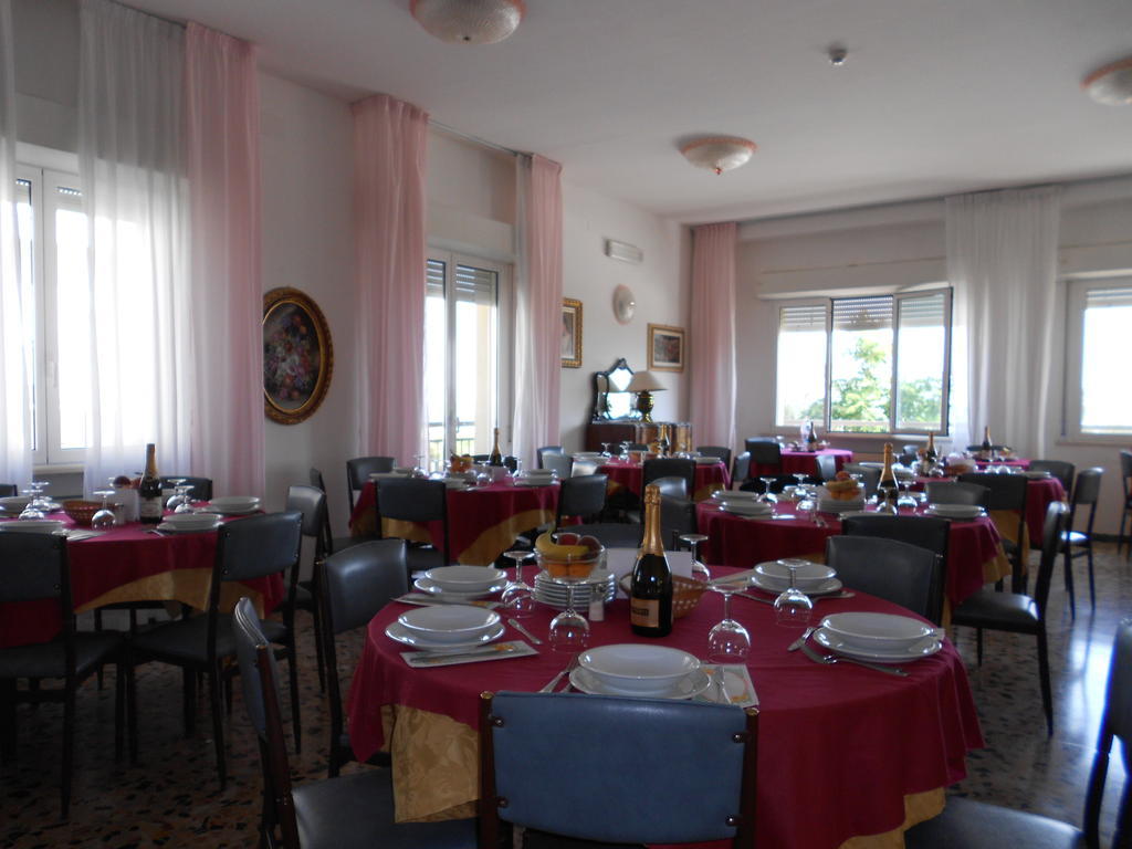 Hotel Laguna Blu Rimini Bagian luar foto