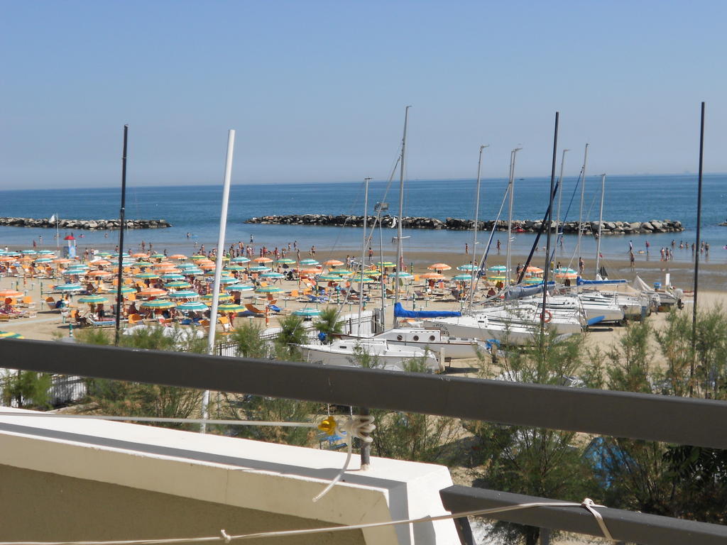 Hotel Laguna Blu Rimini Bagian luar foto