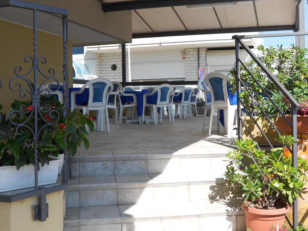 Hotel Laguna Blu Rimini Bagian luar foto