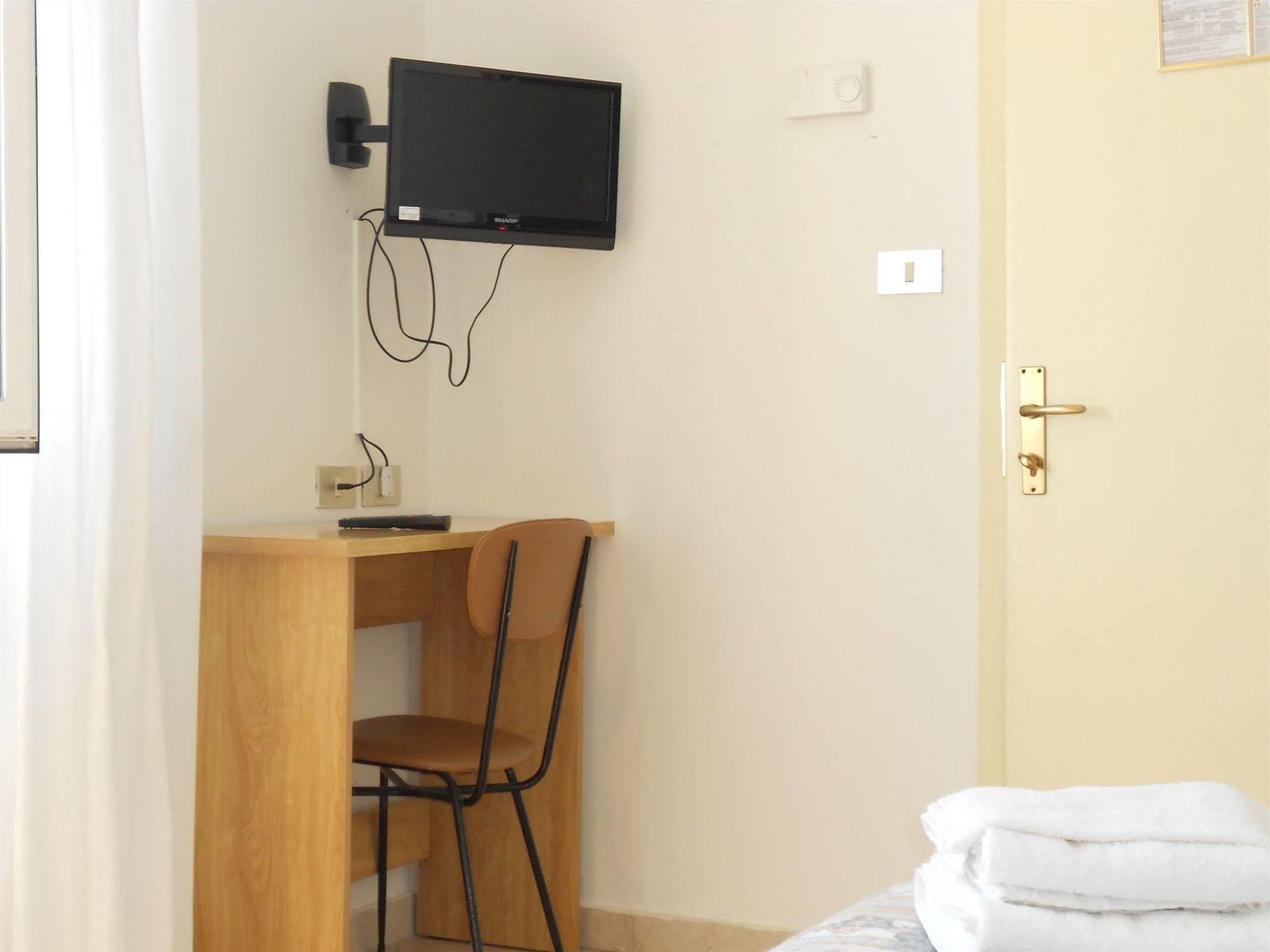 Hotel Laguna Blu Rimini Bagian luar foto