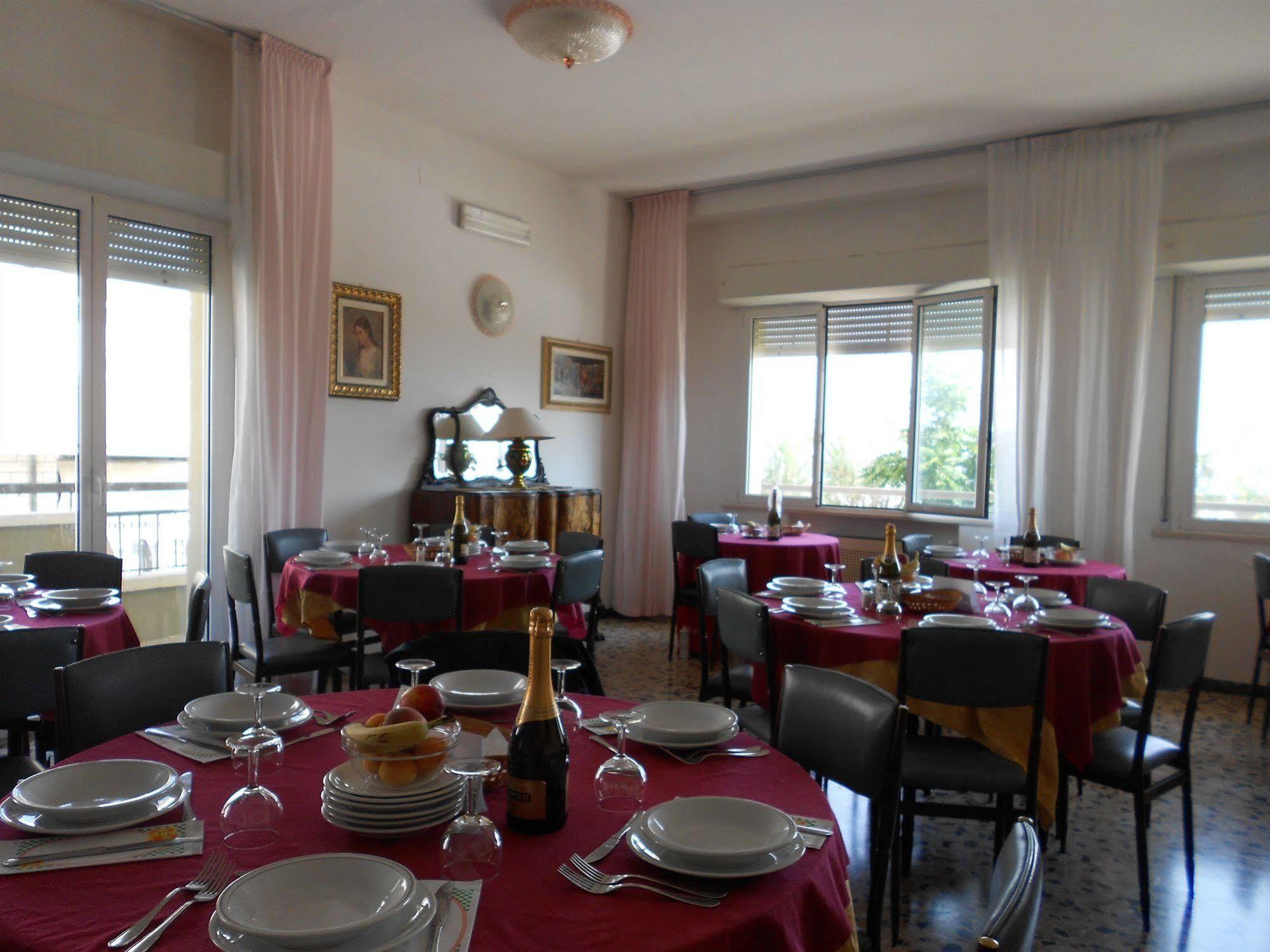 Hotel Laguna Blu Rimini Bagian luar foto